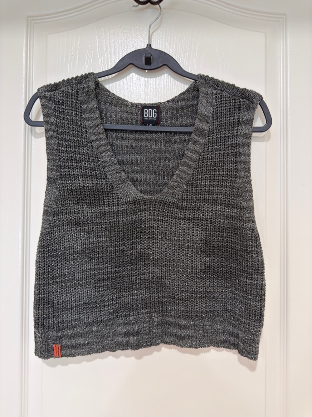 BDG Urban Outfitters Cropped Sweater Vest V-Neck Knit Charcoal Gray Size Large